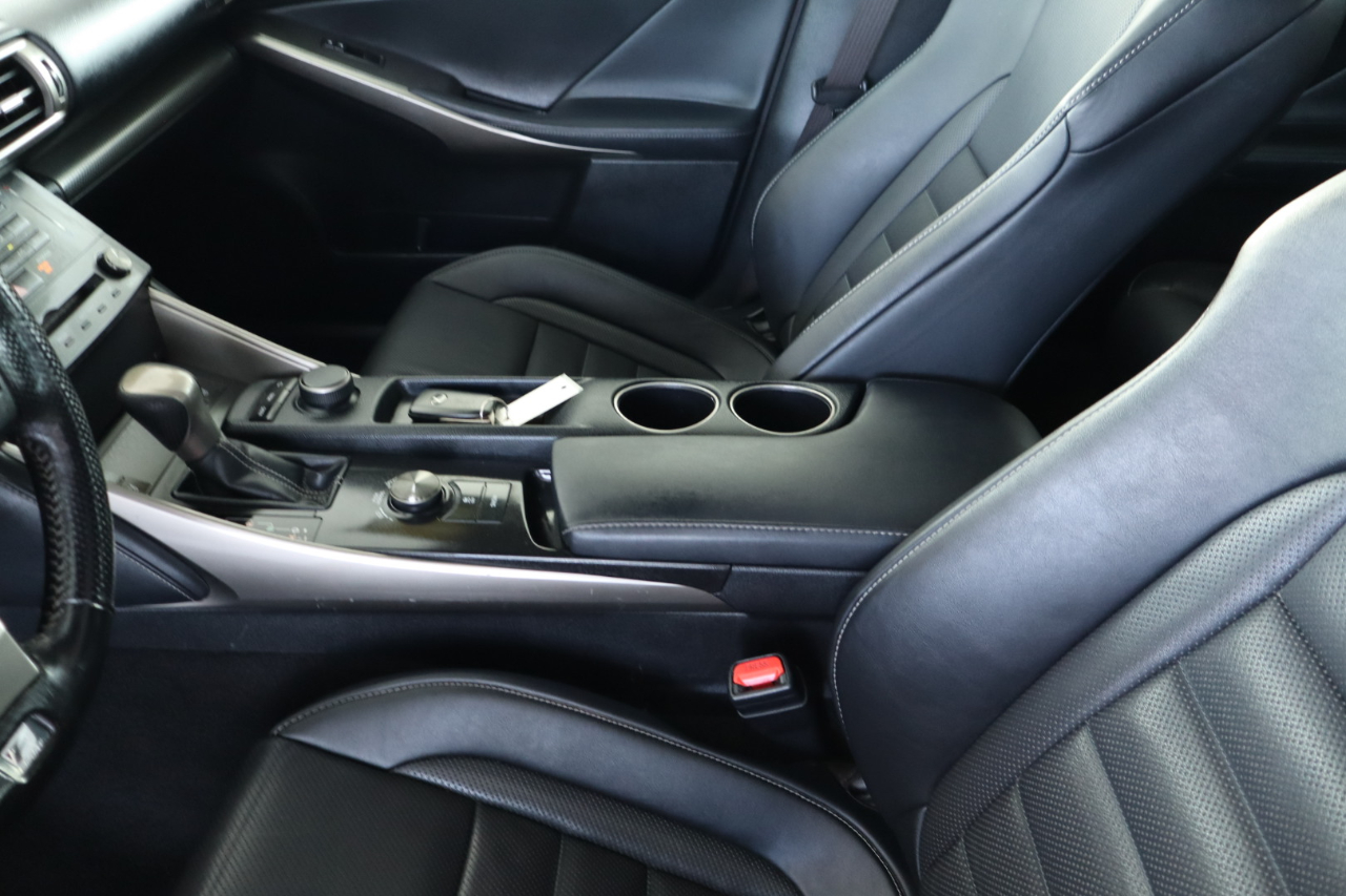 Lexus IS 300 4dr Sdn AWD 2016