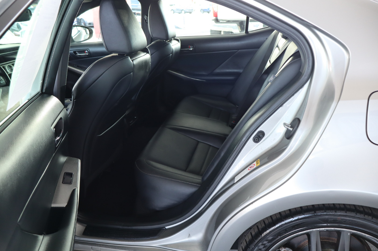 Lexus IS 300 4dr Sdn AWD 2016