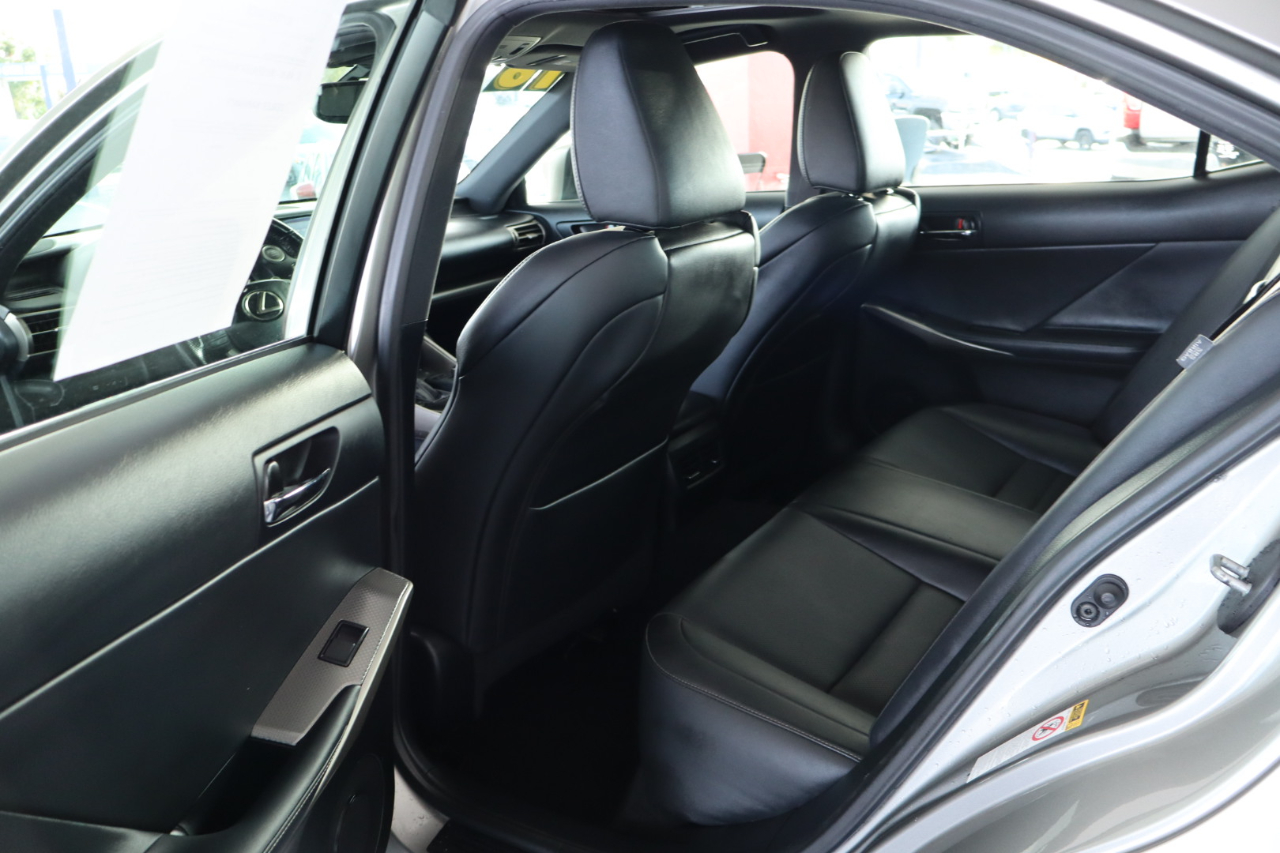 Lexus IS 300 4dr Sdn AWD 2016