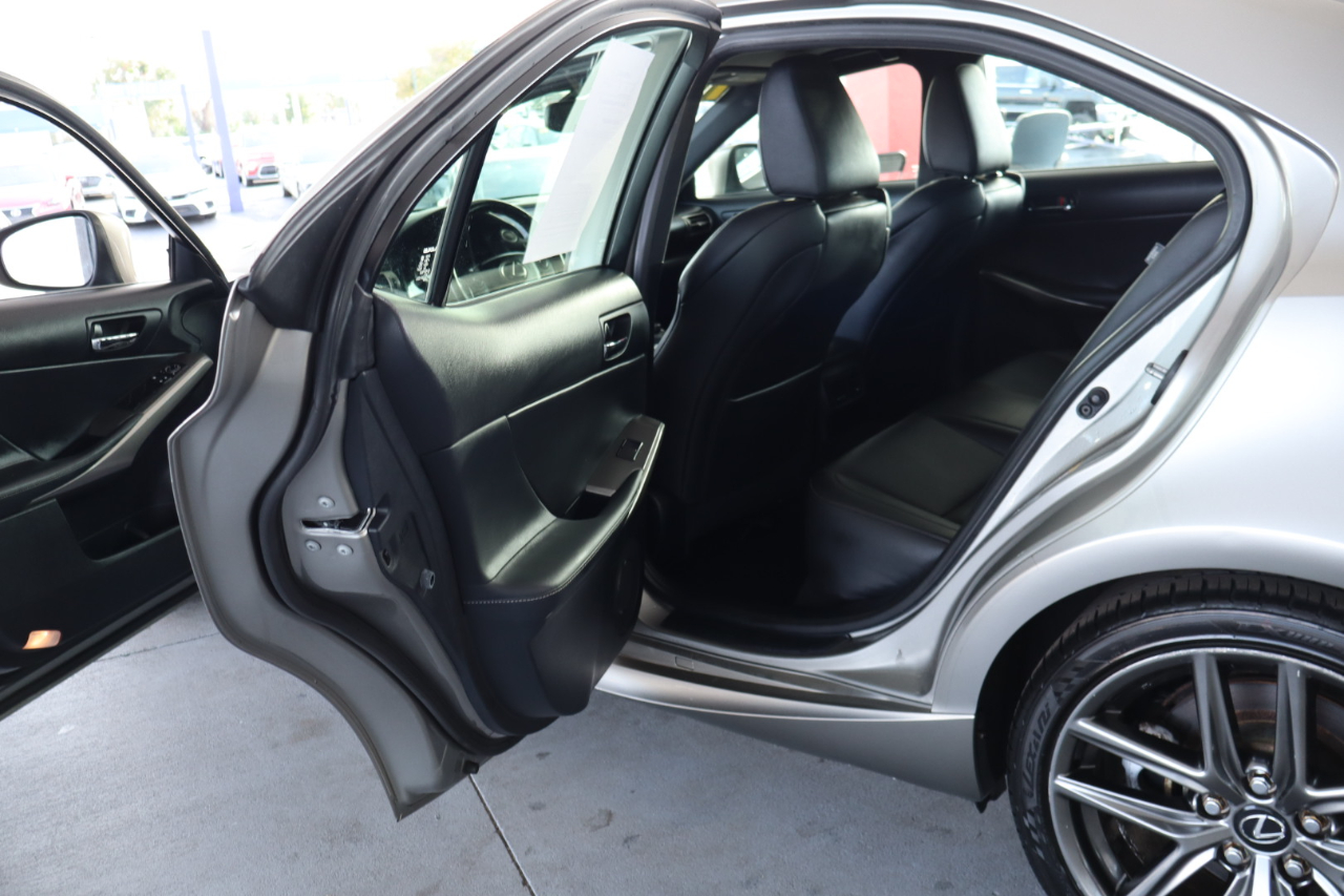 Lexus IS 300 4dr Sdn AWD 2016