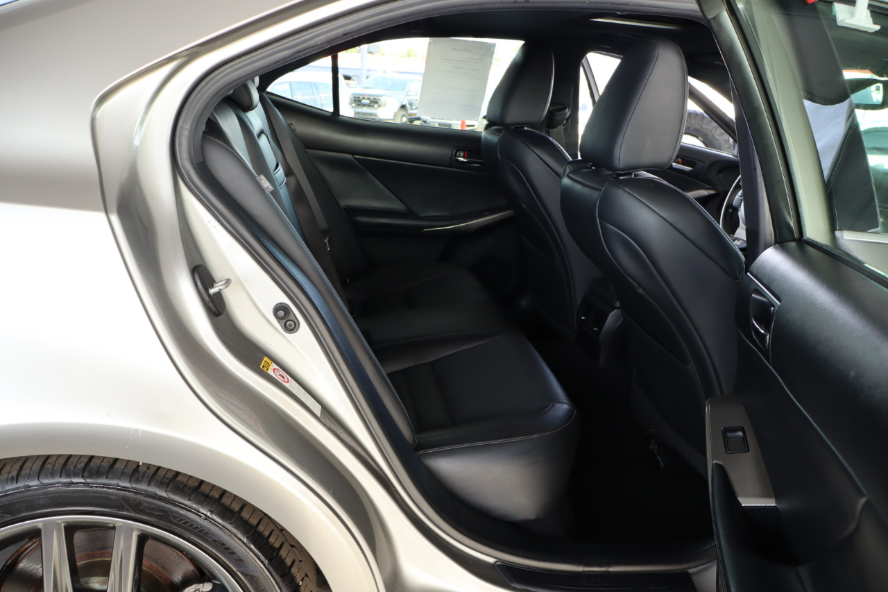 Lexus IS 300 4dr Sdn AWD 2016