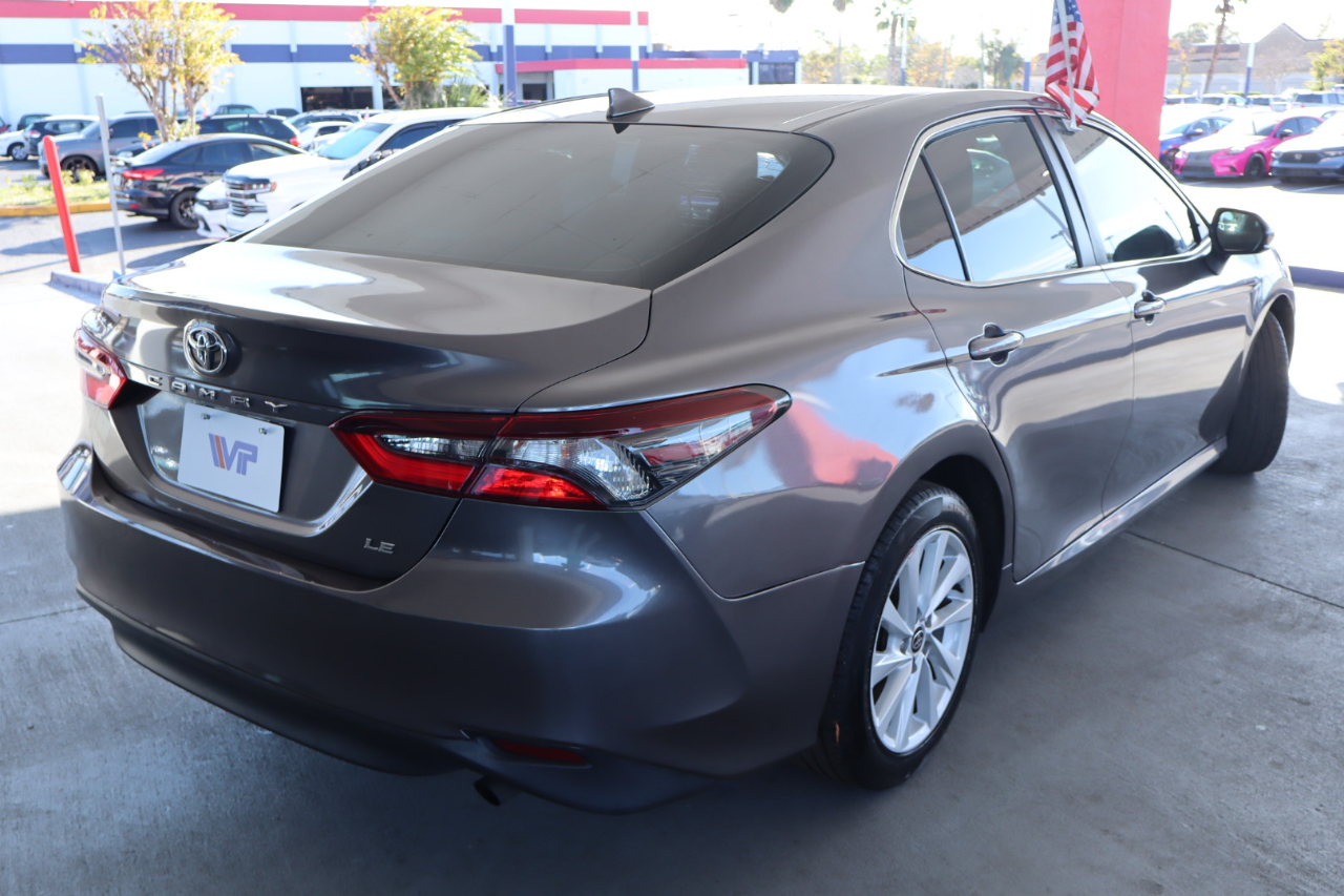 Toyota Camry LE Auto (Natl) 2021