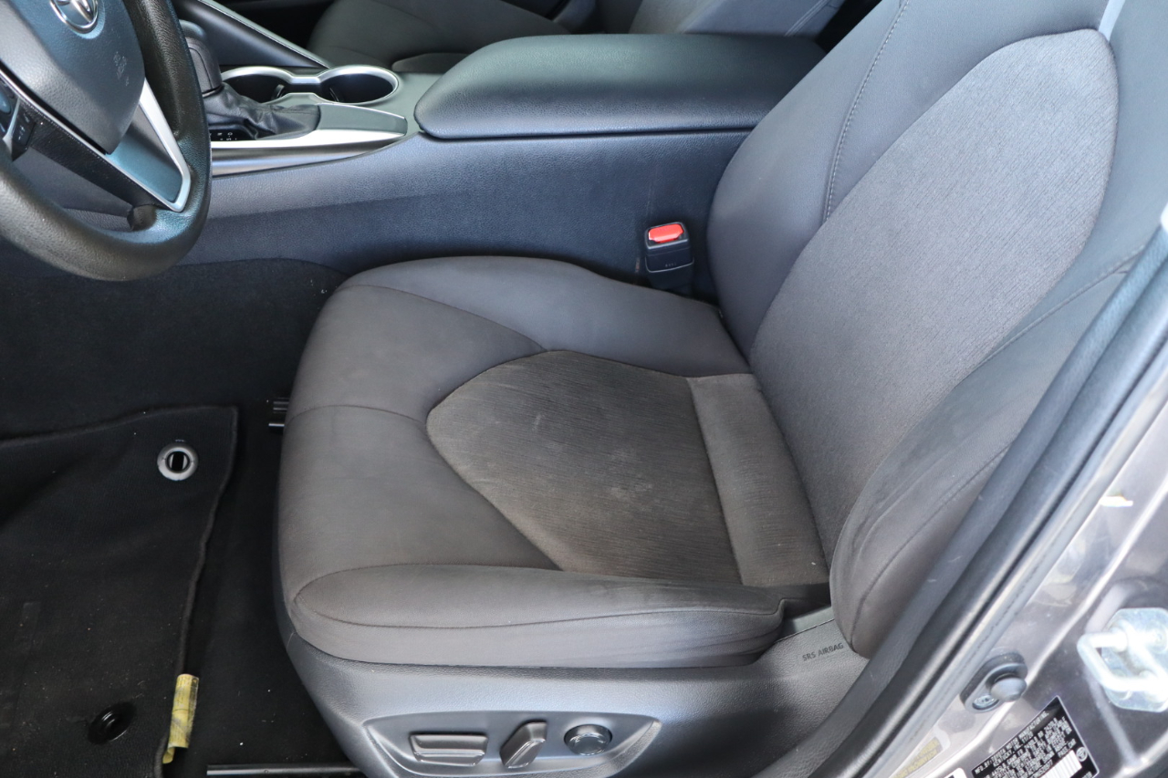 Toyota Camry LE Auto (Natl) 2021