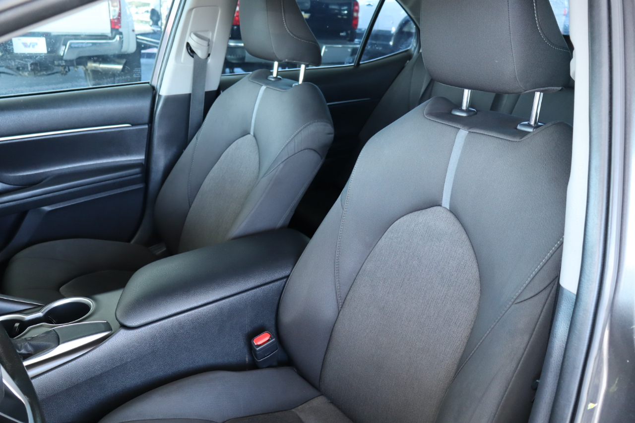 Toyota Camry LE Auto (Natl) 2021