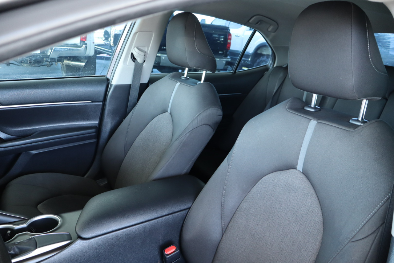 Toyota Camry LE Auto (Natl) 2021