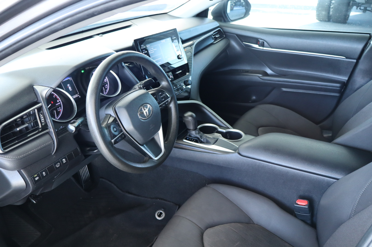 Toyota Camry LE Auto (Natl) 2021