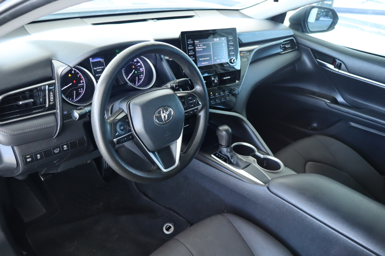 Toyota Camry LE Auto (Natl) 2021