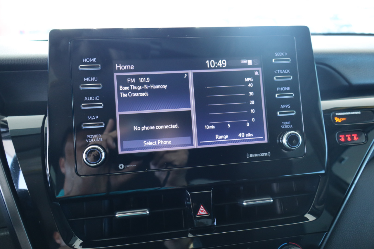 Toyota Camry LE Auto (Natl) 2021