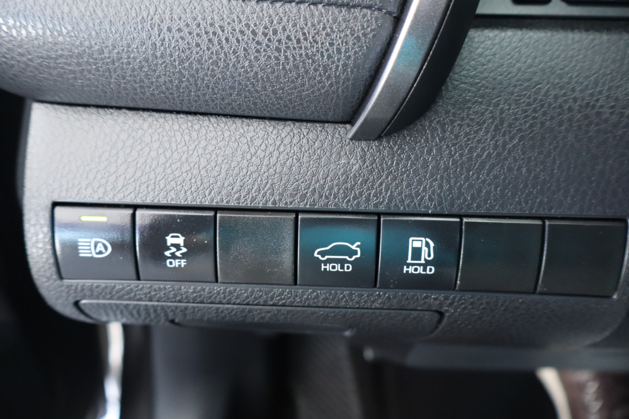 Toyota Camry LE Auto (Natl) 2021