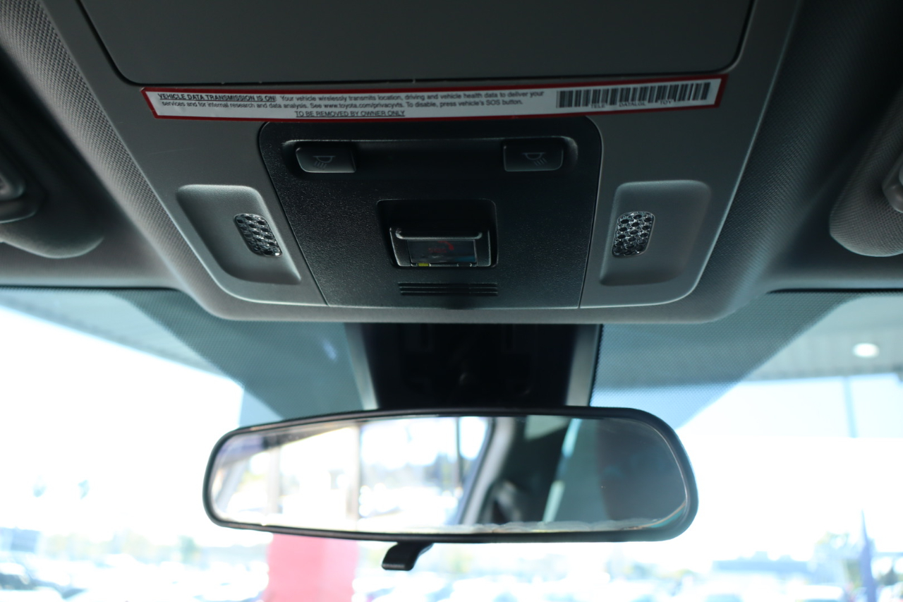 Toyota Camry LE Auto (Natl) 2021