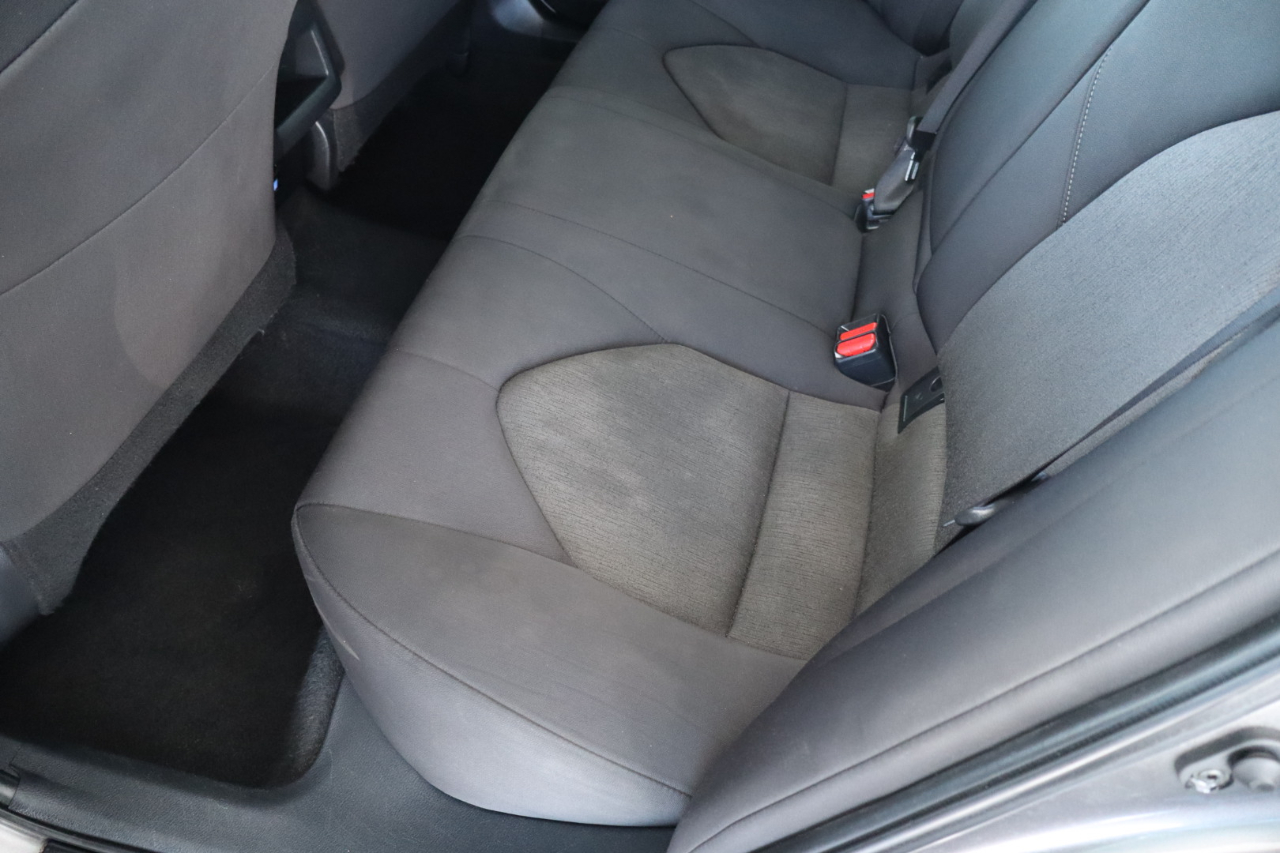 Toyota Camry LE Auto (Natl) 2021