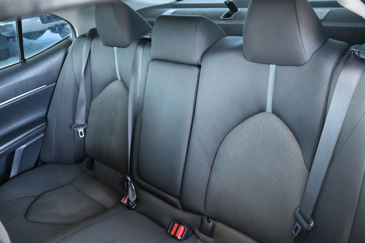 Toyota Camry LE Auto (Natl) 2021