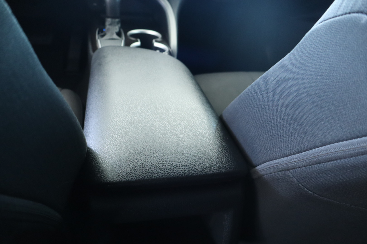 Toyota Camry LE Auto (Natl) 2021