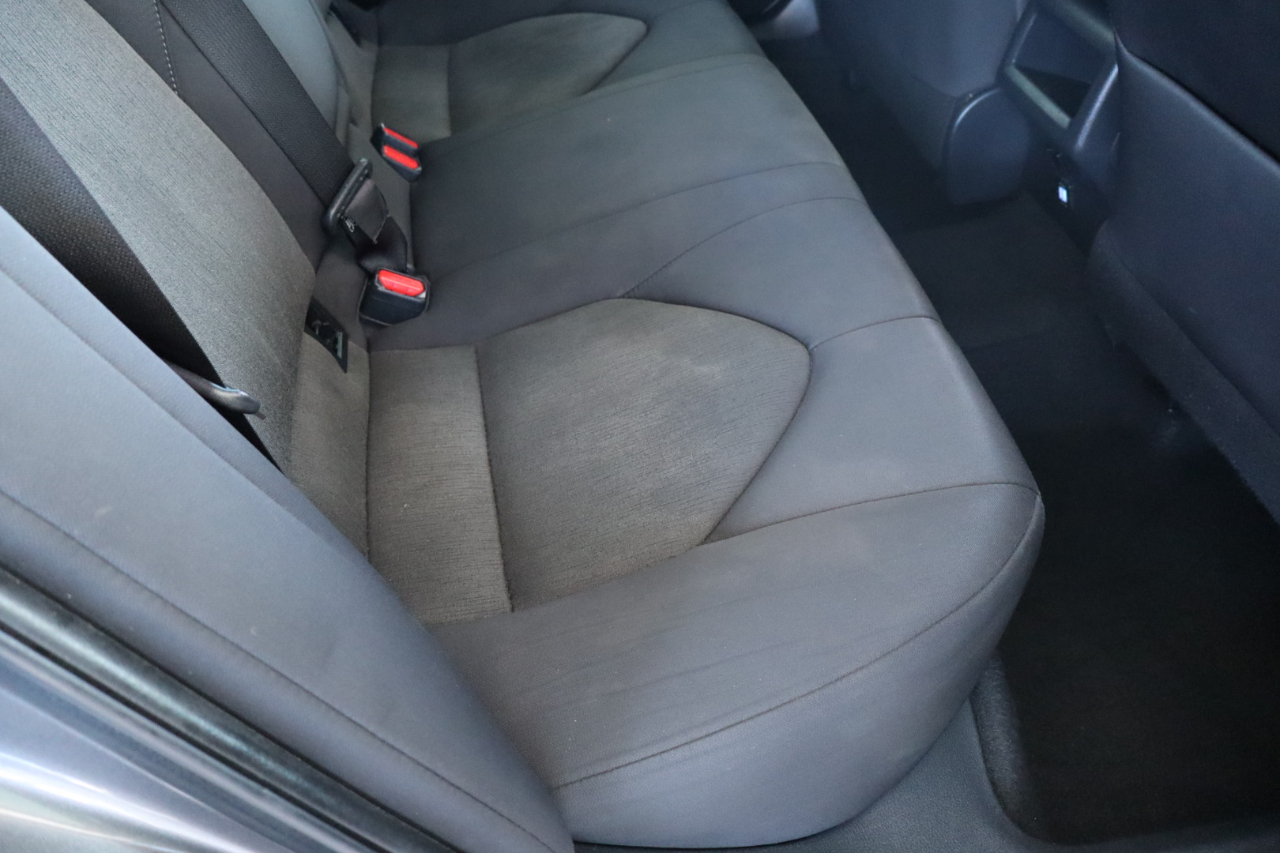 Toyota Camry LE Auto (Natl) 2021