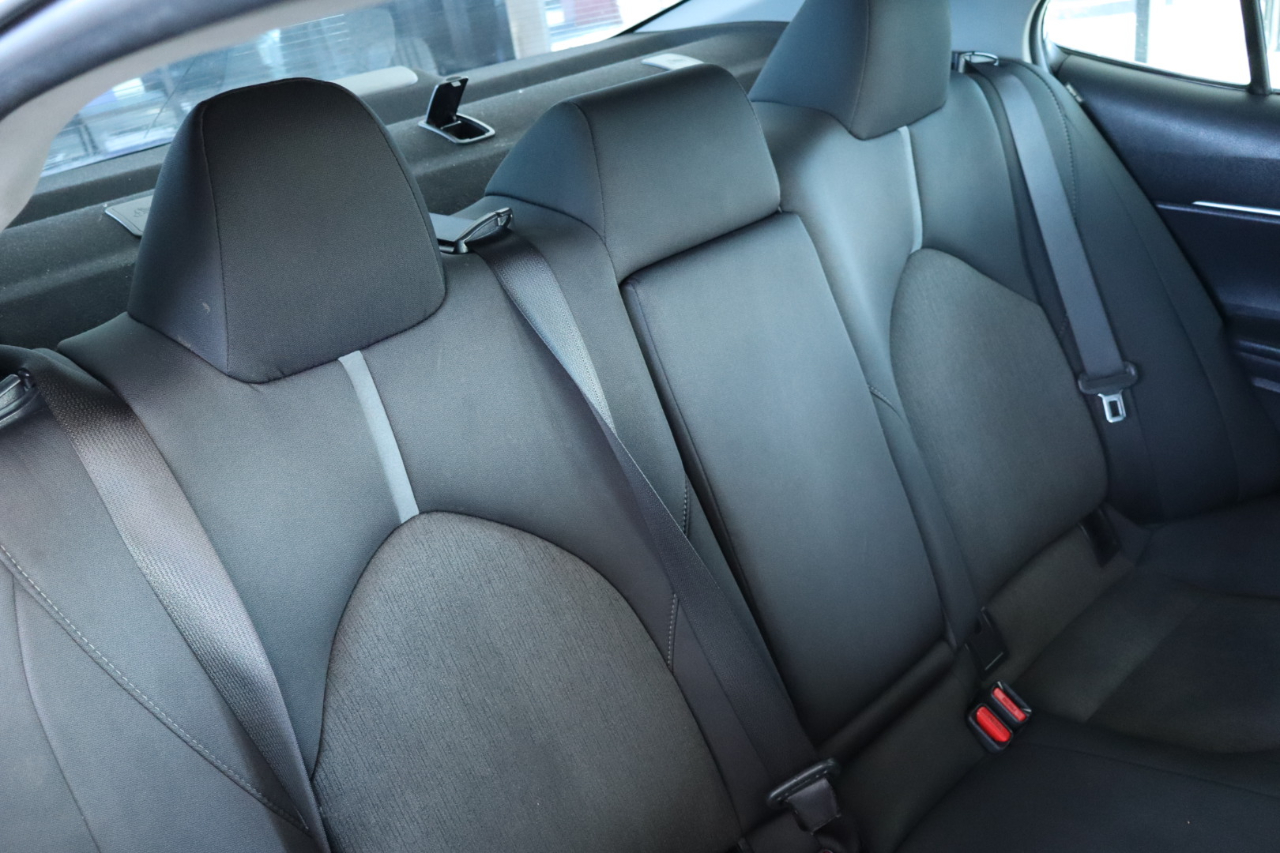 Toyota Camry LE Auto (Natl) 2021