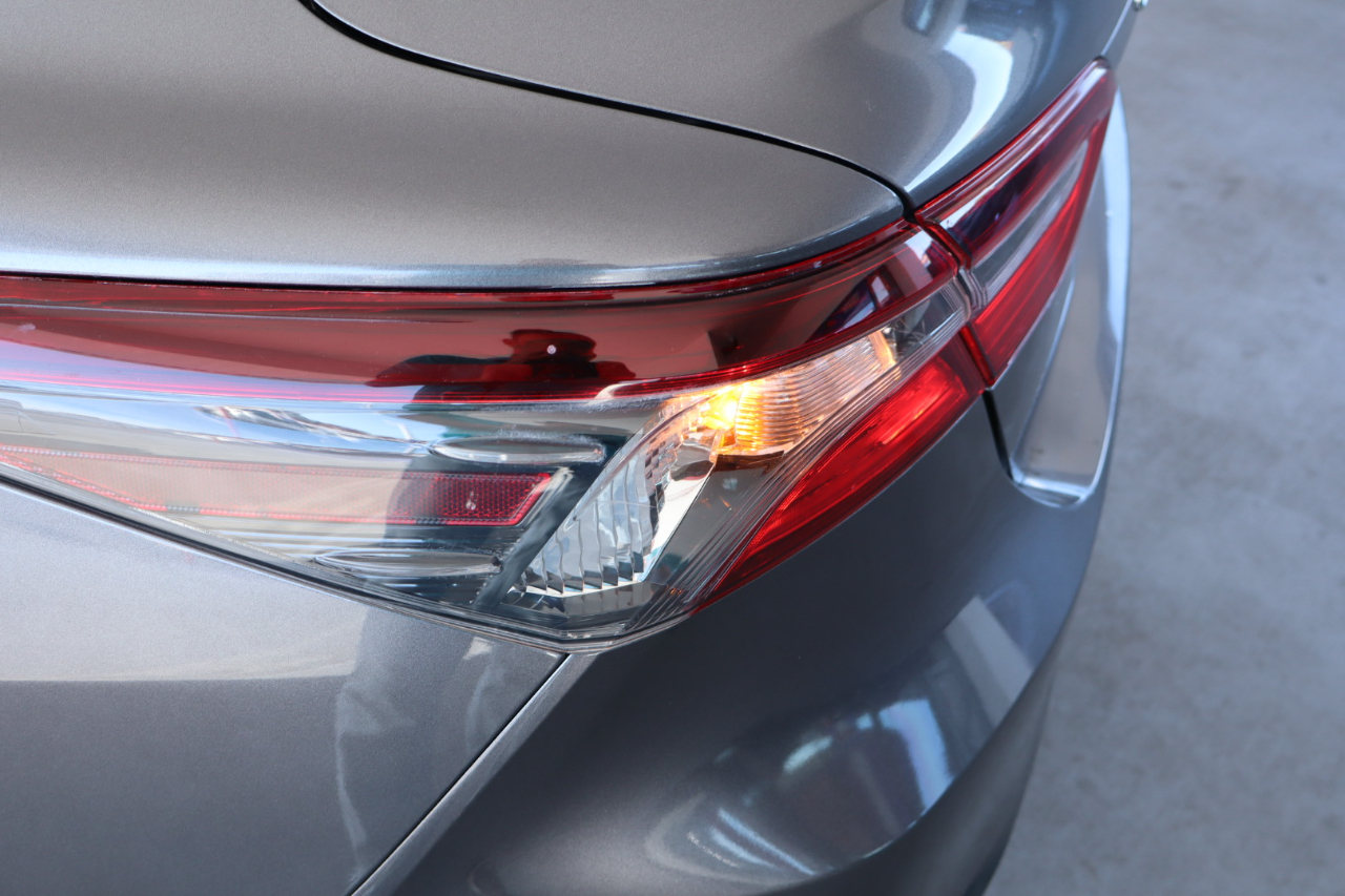 Toyota Camry LE Auto (Natl) 2021