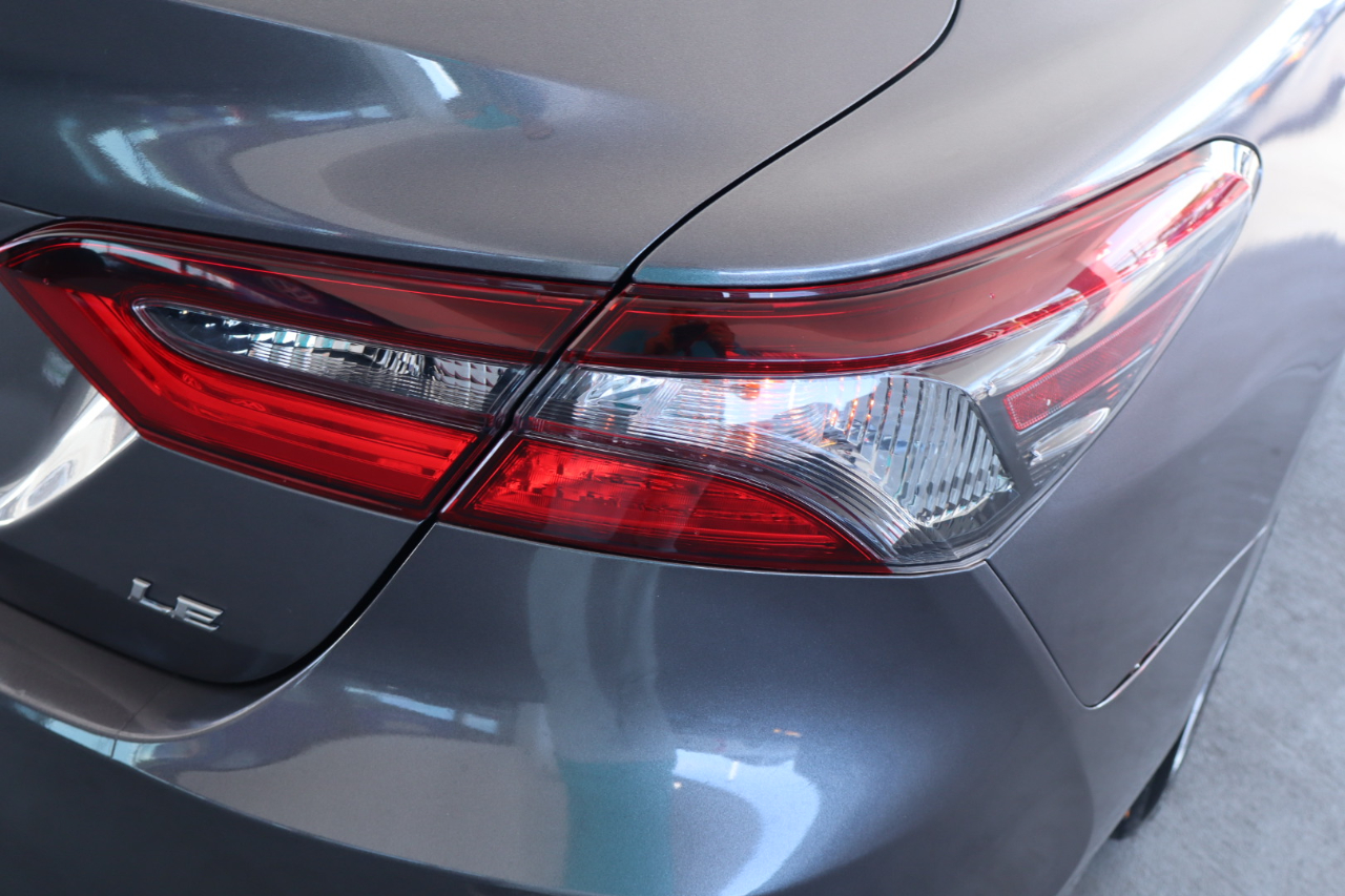 Toyota Camry LE Auto (Natl) 2021