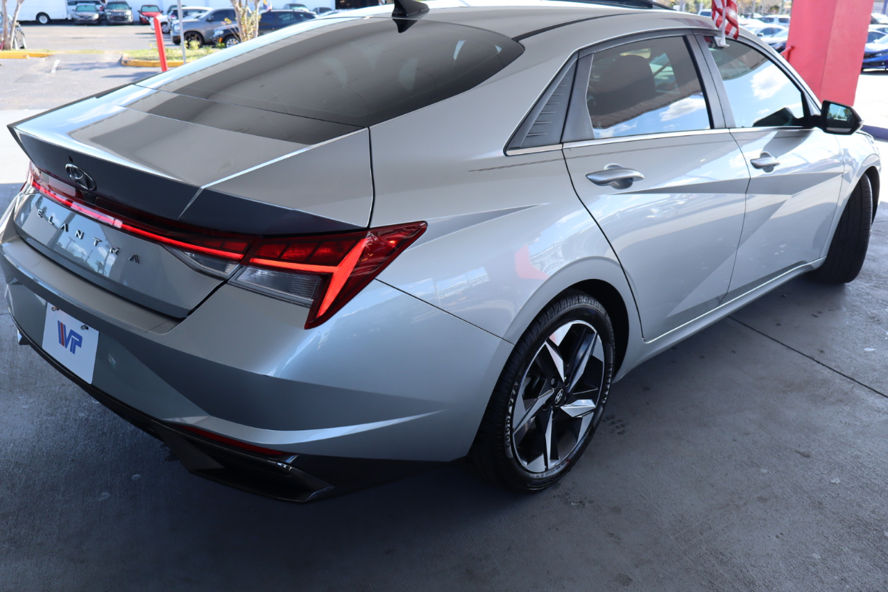 Hyundai Elantra SEL IVT *Ltd Avail* 2021