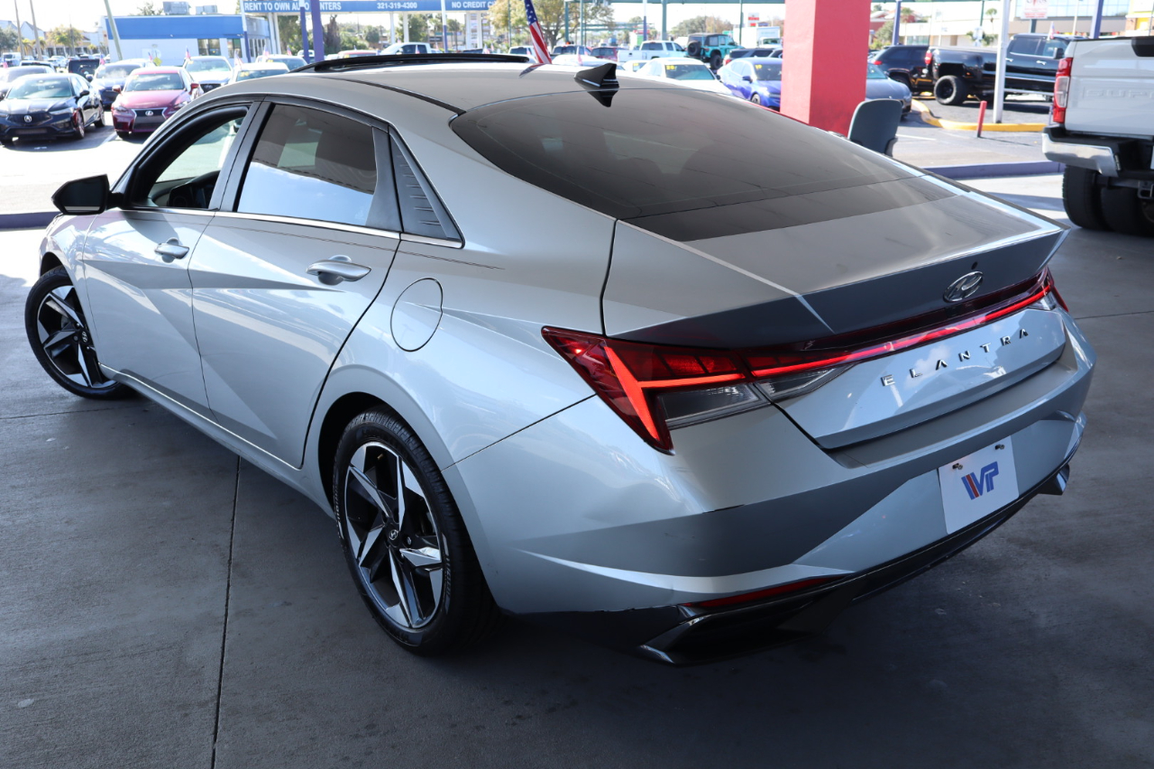 Hyundai Elantra SEL IVT *Ltd Avail* 2021