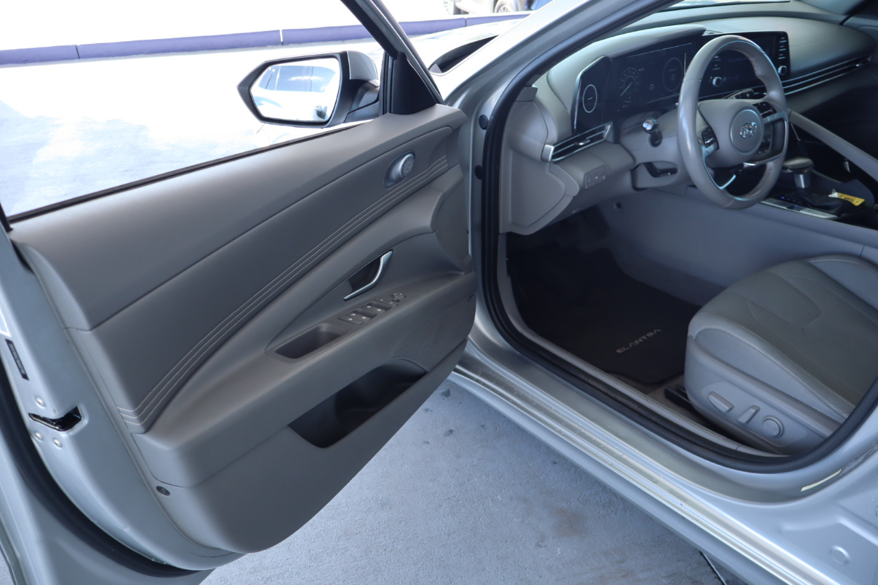 Hyundai Elantra SEL IVT *Ltd Avail* 2021