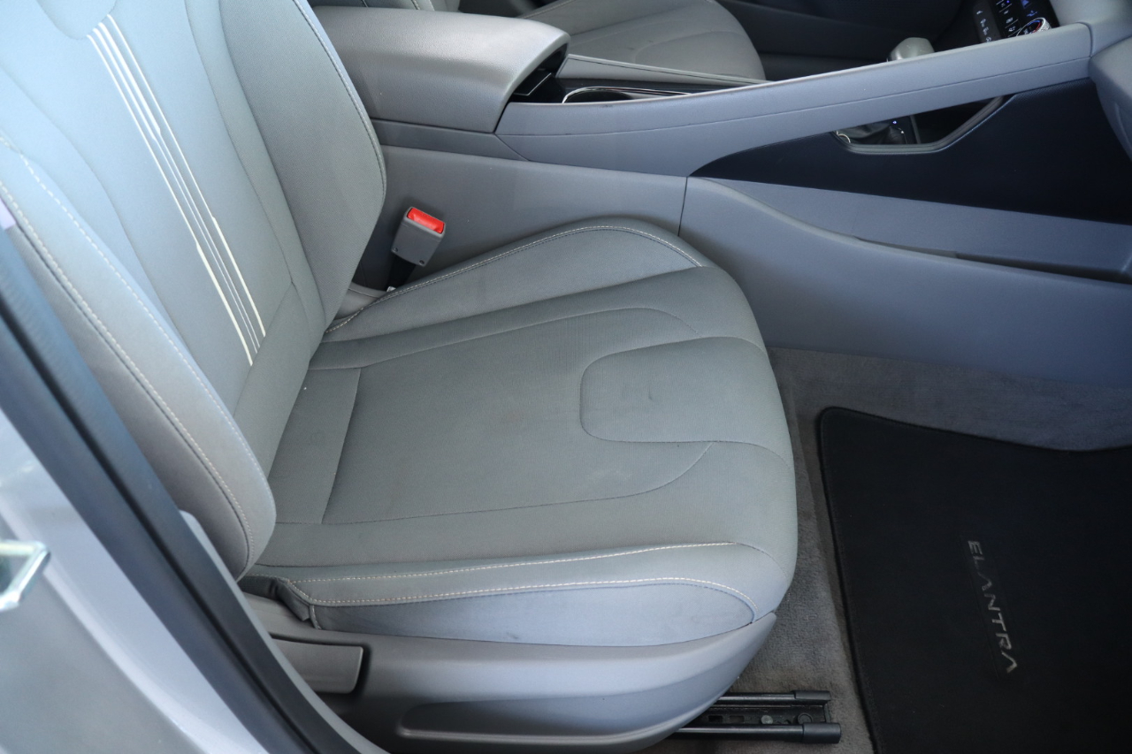 Hyundai Elantra SEL IVT *Ltd Avail* 2021