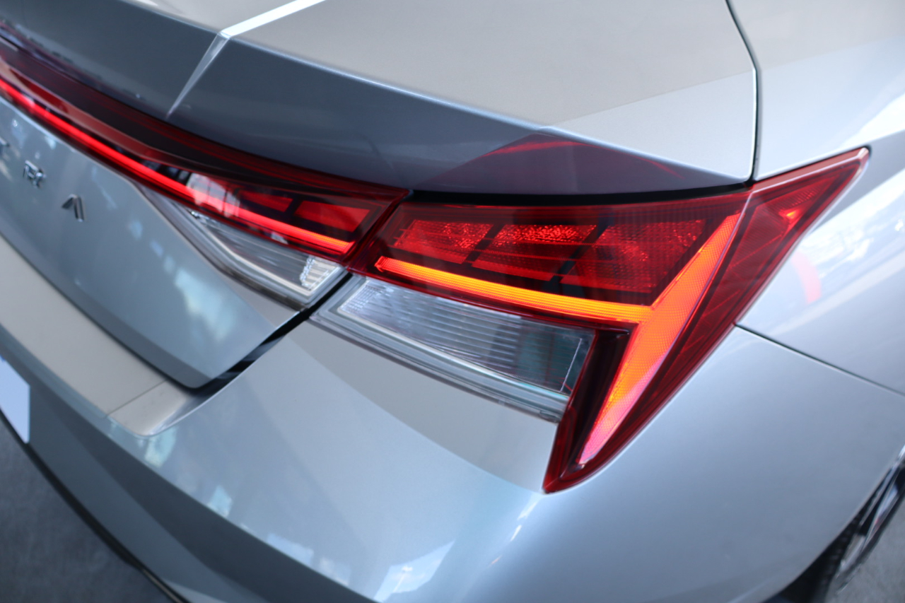 Hyundai Elantra SEL IVT *Ltd Avail* 2021