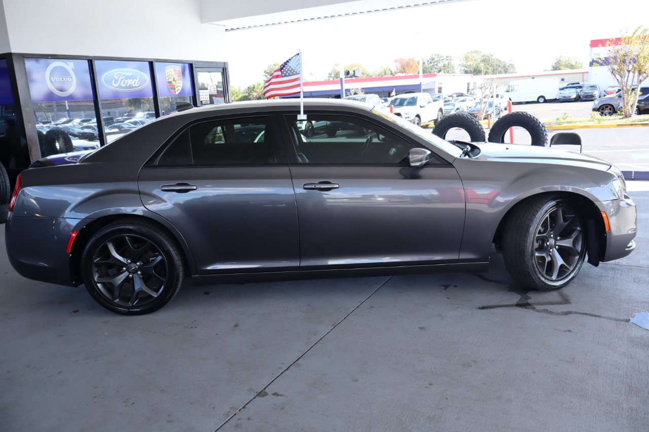 Chrysler 300 300S RWD 2021