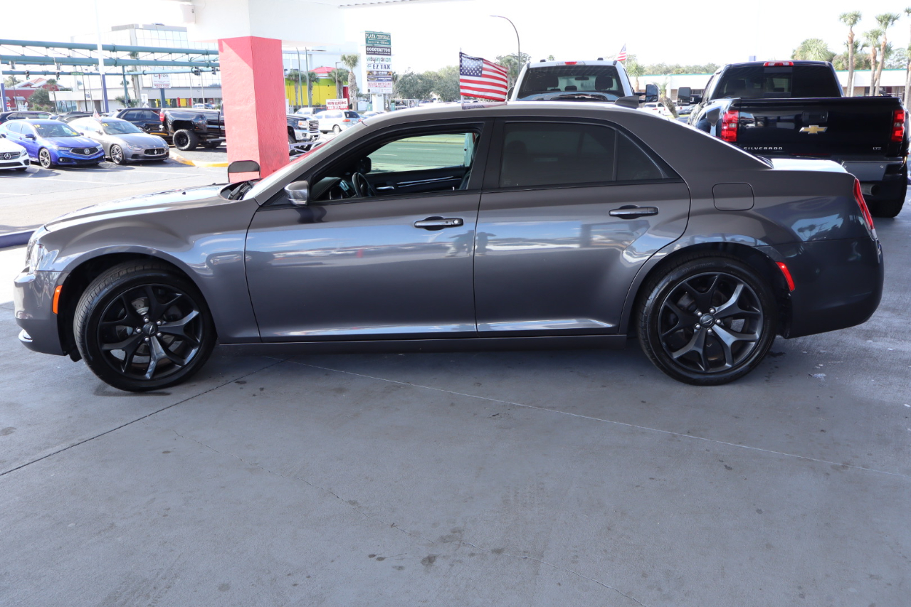 Chrysler 300 300S RWD 2021