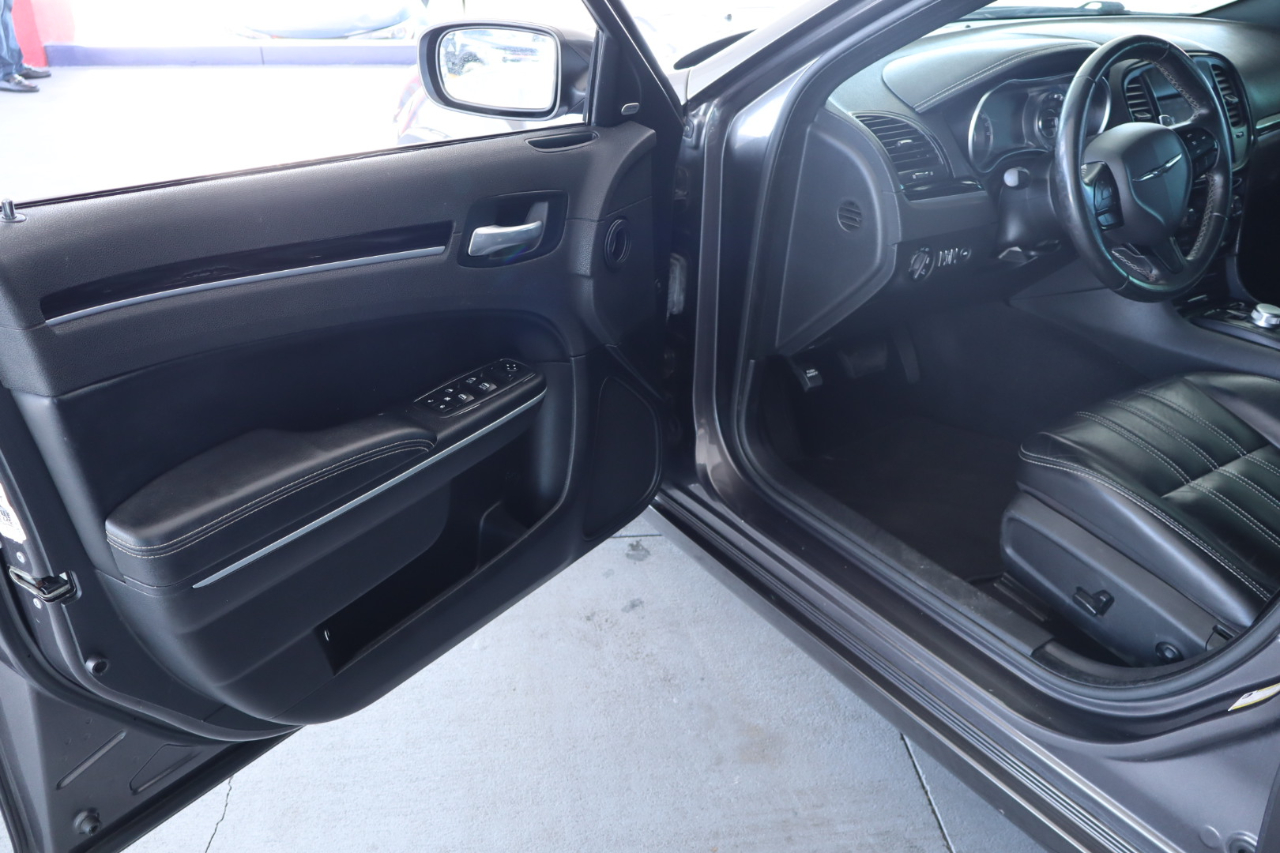 Chrysler 300 300S RWD 2021