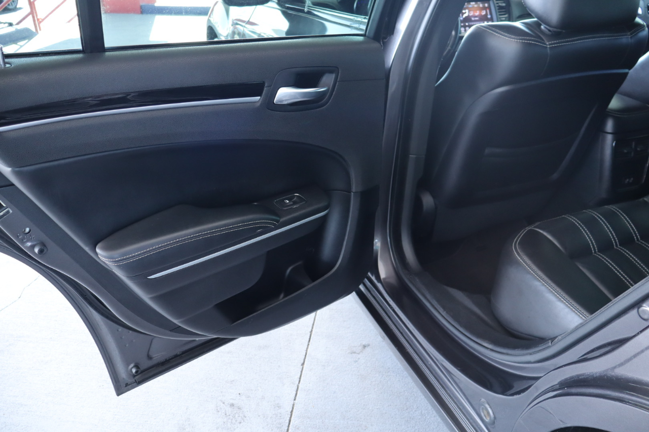 Chrysler 300 300S RWD 2021