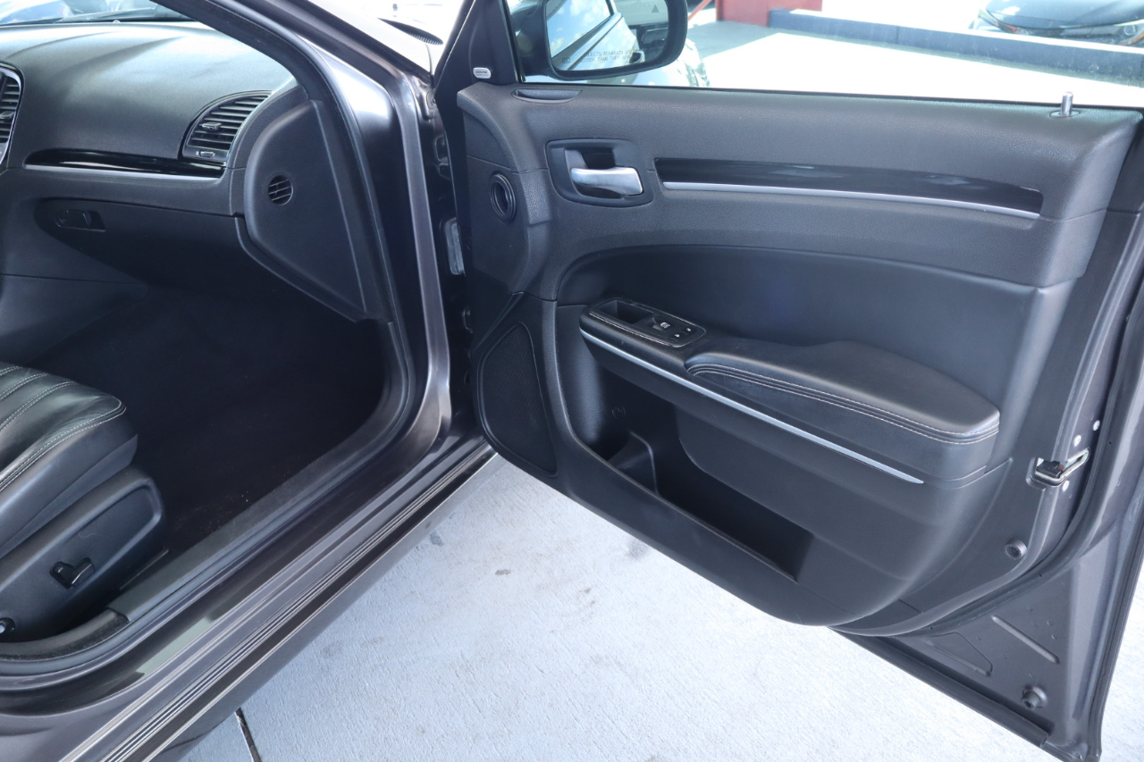 Chrysler 300 300S RWD 2021