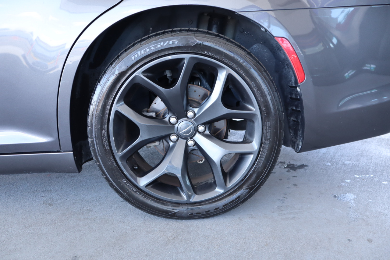 Chrysler 300 300S RWD 2021