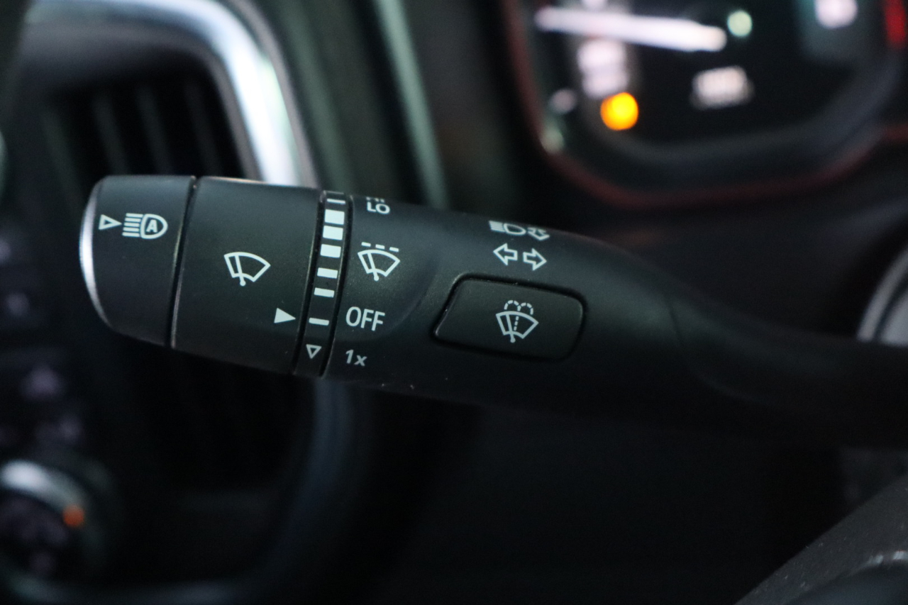 GMC Sierra 1500 4WD Crew Cab 147" AT4 2021