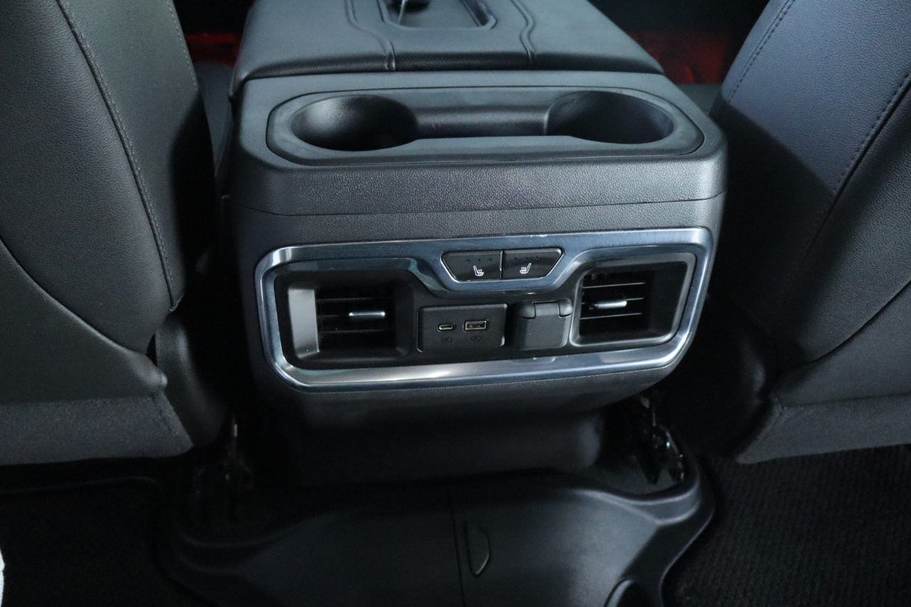 GMC Sierra 1500 4WD Crew Cab 147" AT4 2021