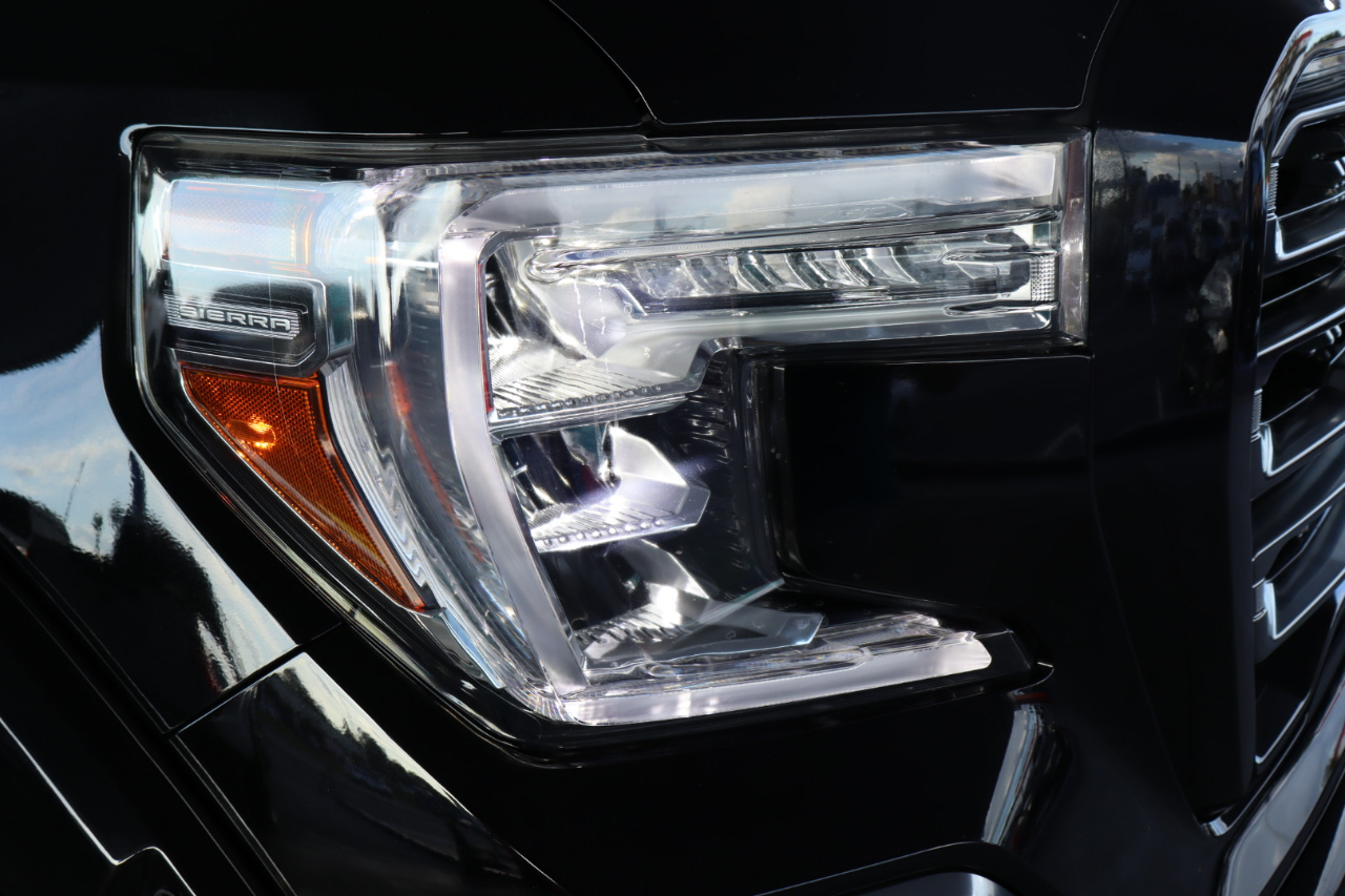 GMC Sierra 1500 4WD Crew Cab 147" AT4 2021