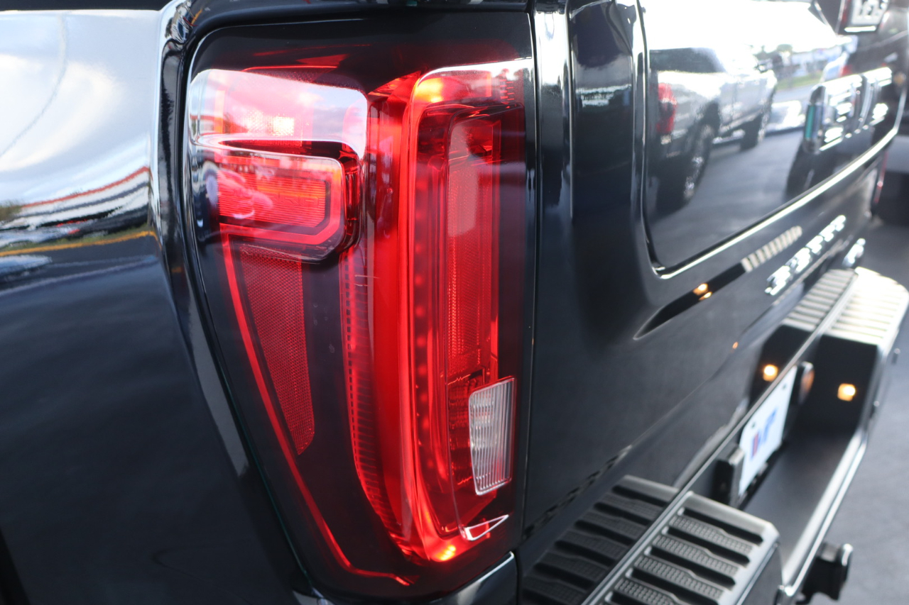 GMC Sierra 1500 4WD Crew Cab 147" AT4 2021