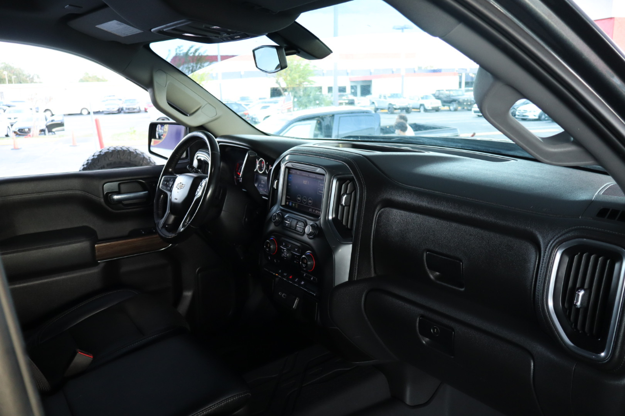 Chevrolet Silverado 1500 2WD Crew Cab 147" LT 2020