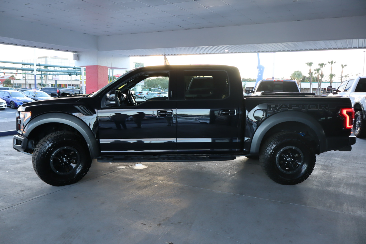 Ford F-150 Raptor 4WD SuperCrew 5.5' Box 2017