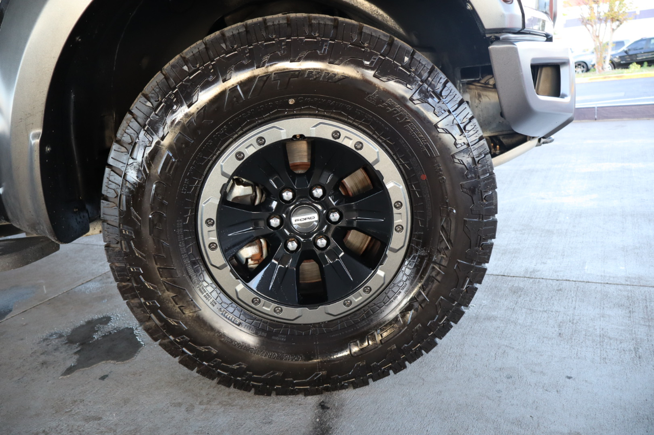 Ford F-150 Raptor 4WD SuperCrew 5.5' Box 2017