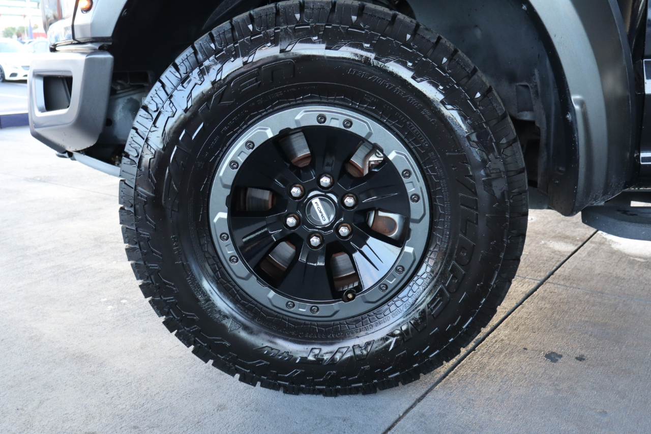 Ford F-150 Raptor 4WD SuperCrew 5.5' Box 2017