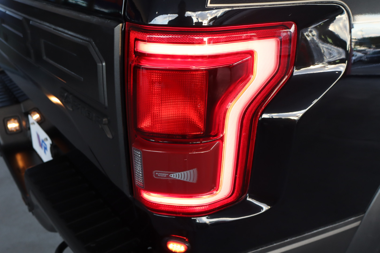 Ford F-150 Raptor 4WD SuperCrew 5.5' Box 2017