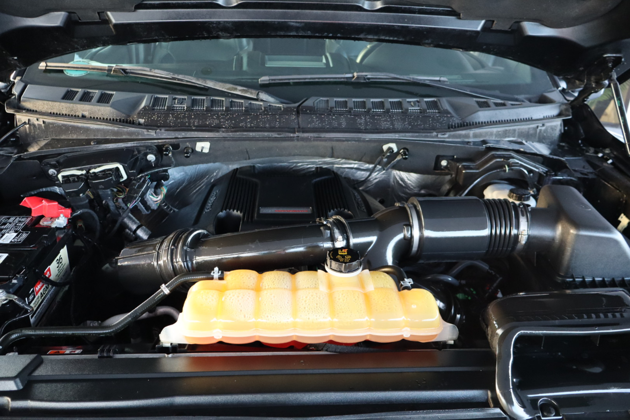 Ford F-150 Raptor 4WD SuperCrew 5.5' Box 2017