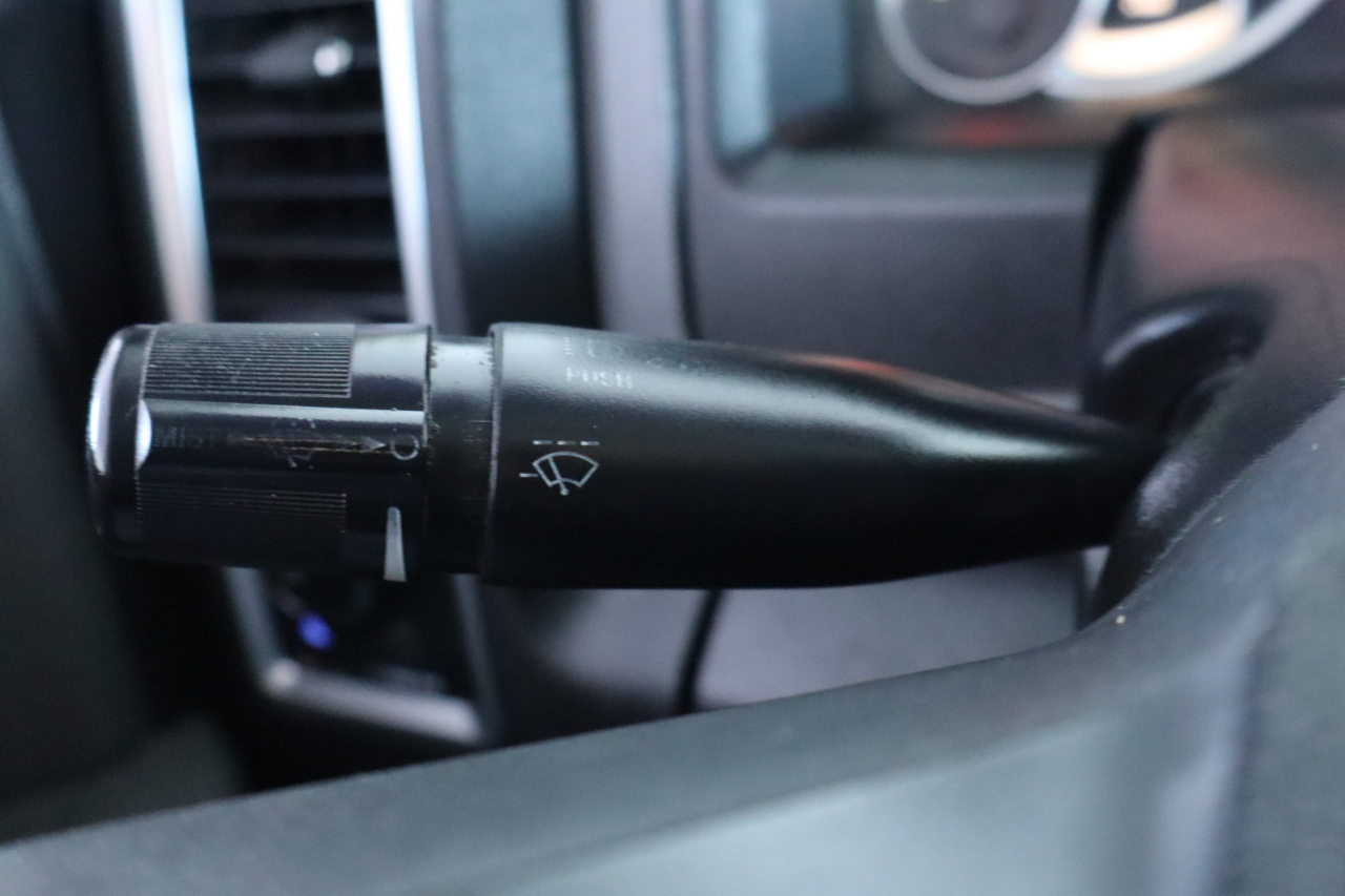 RAM 1500 2WD Crew Cab 140.5" Big Horn 2014