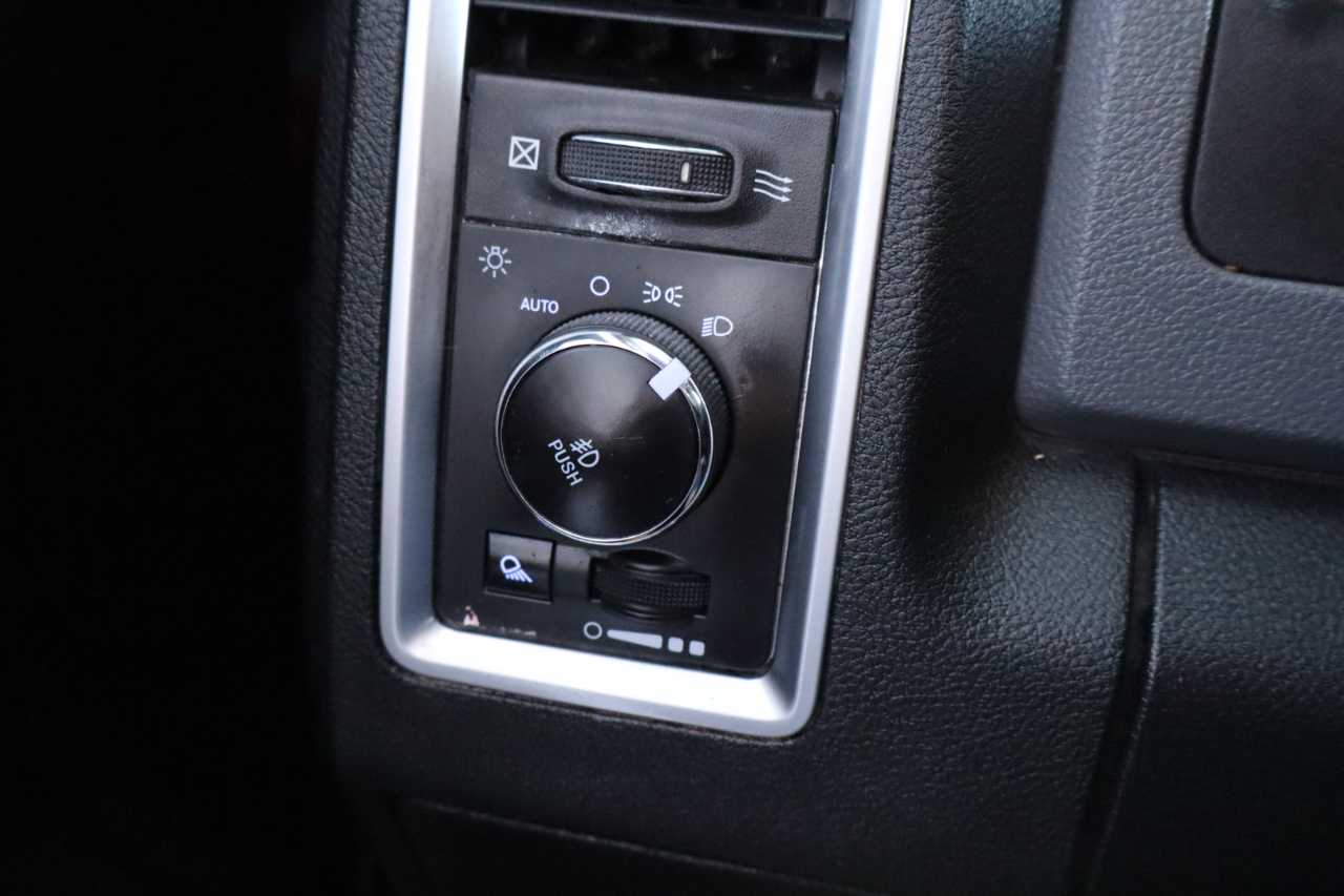 RAM 1500 2WD Crew Cab 140.5" Big Horn 2014