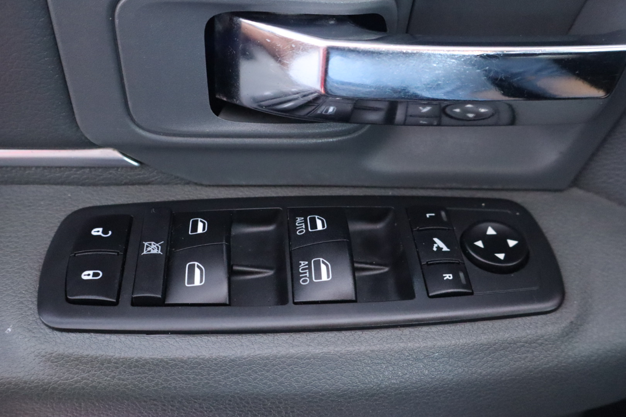 RAM 1500 2WD Crew Cab 140.5" Big Horn 2014