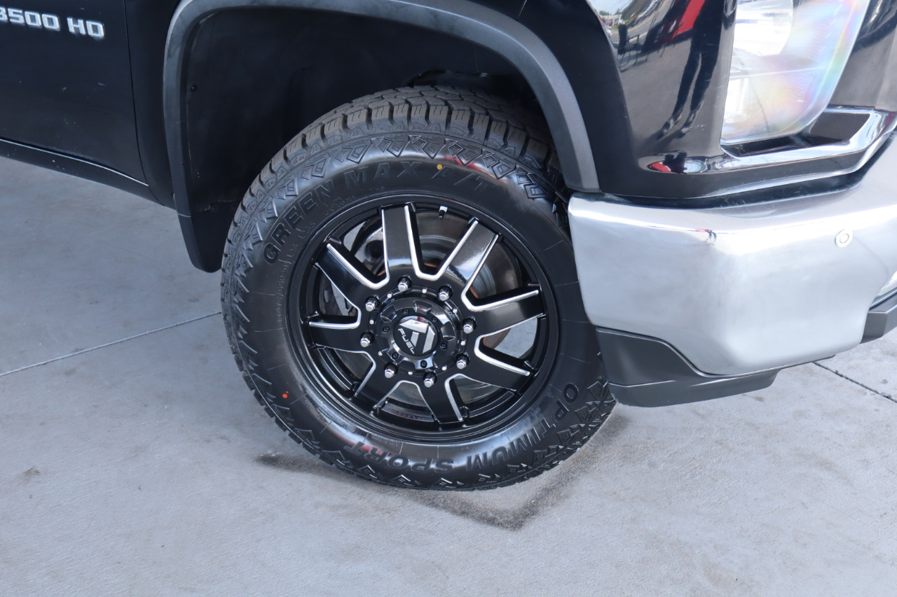 Chevrolet Silverado 3500HD 4WD Crew Cab 172" LT 2022