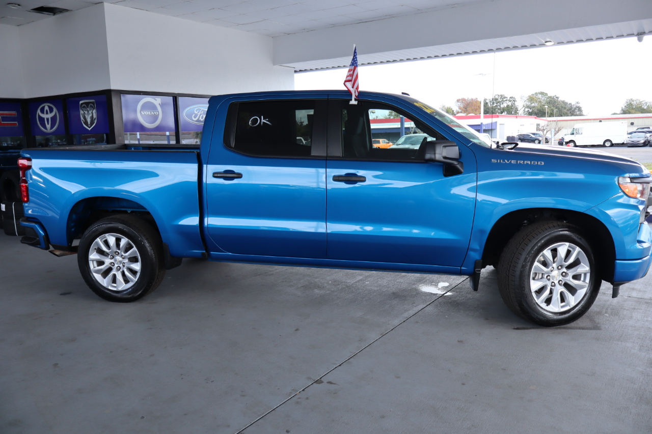 Chevrolet Silverado 1500 2WD Crew Cab 147" Custom 2022