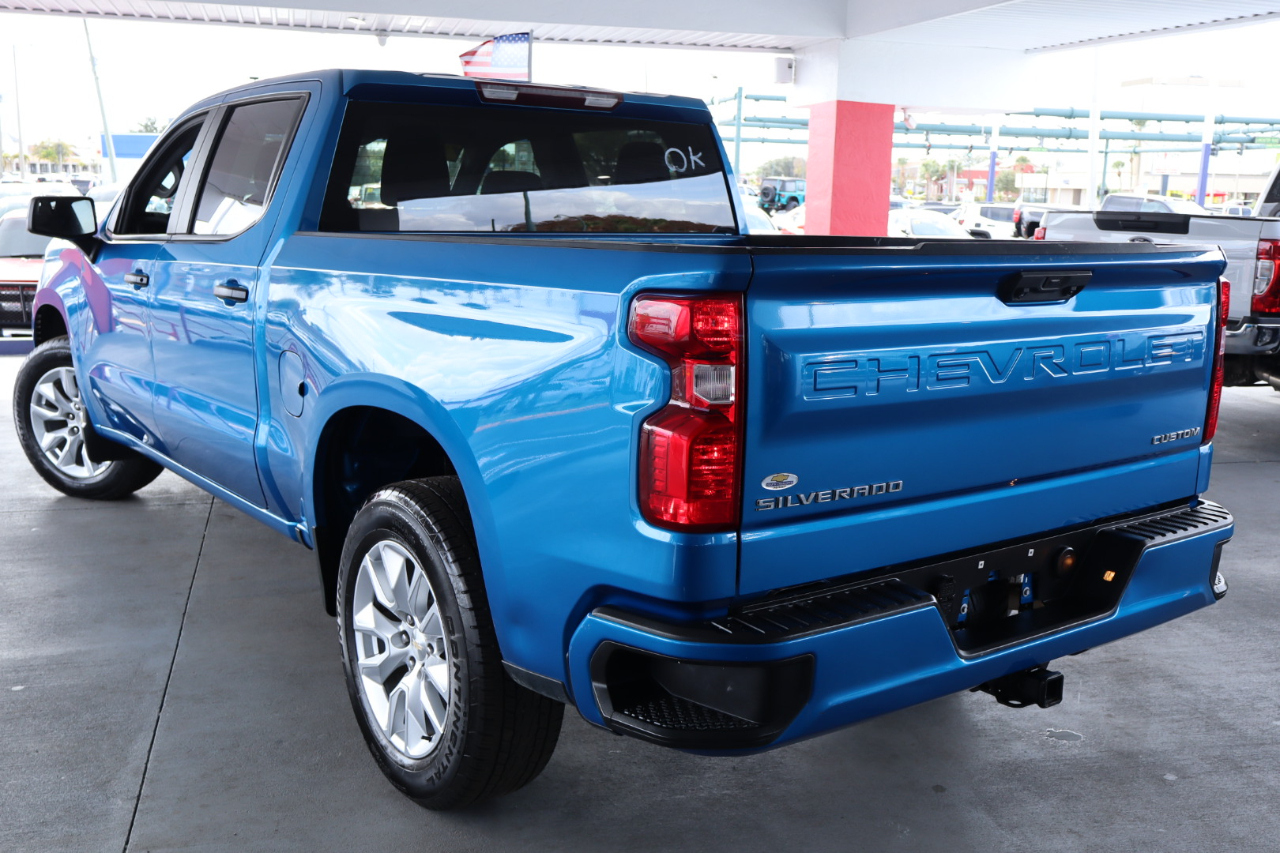 Chevrolet Silverado 1500 2WD Crew Cab 147" Custom 2022