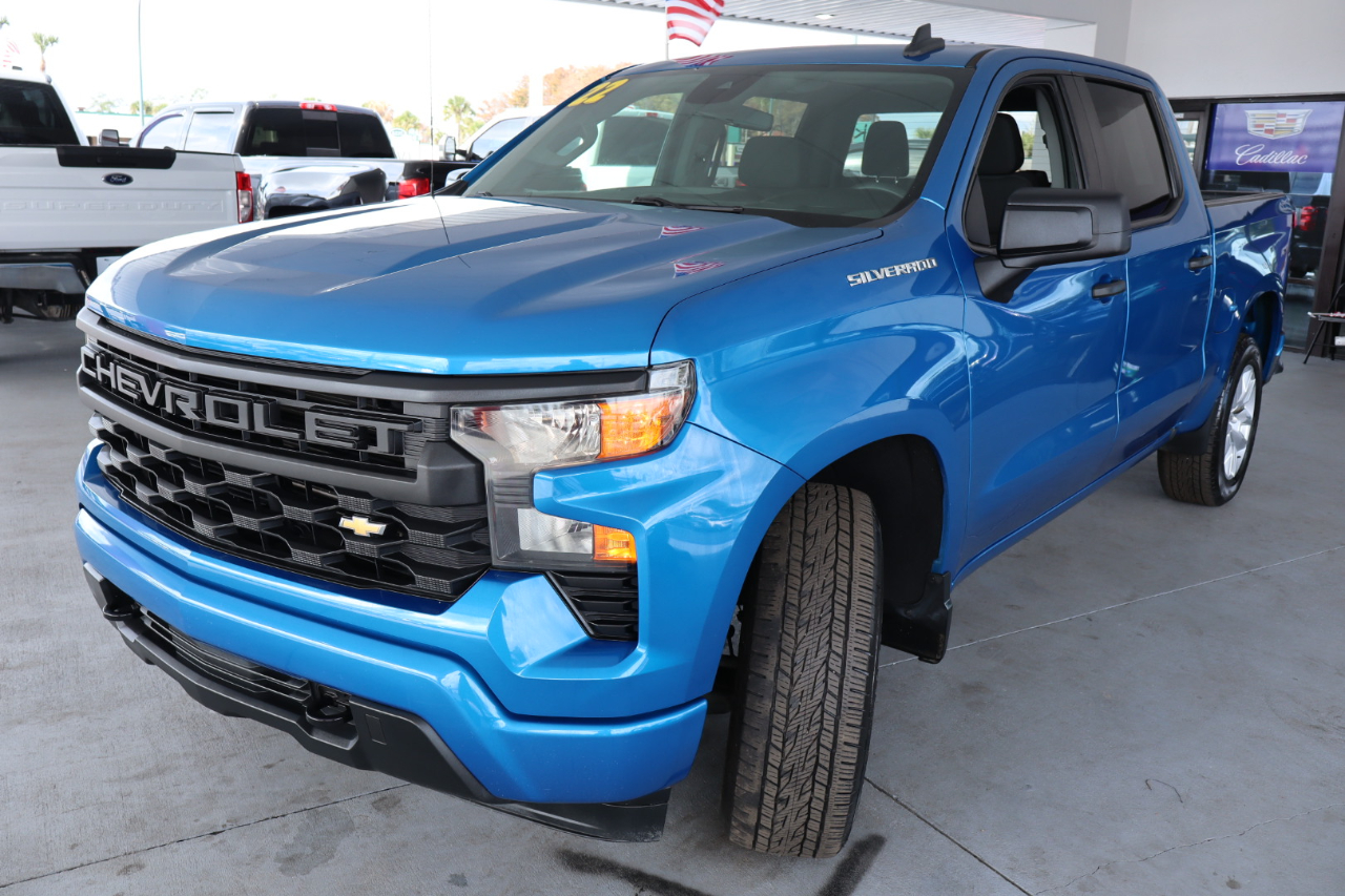 Chevrolet Silverado 1500 2WD Crew Cab 147" Custom 2022