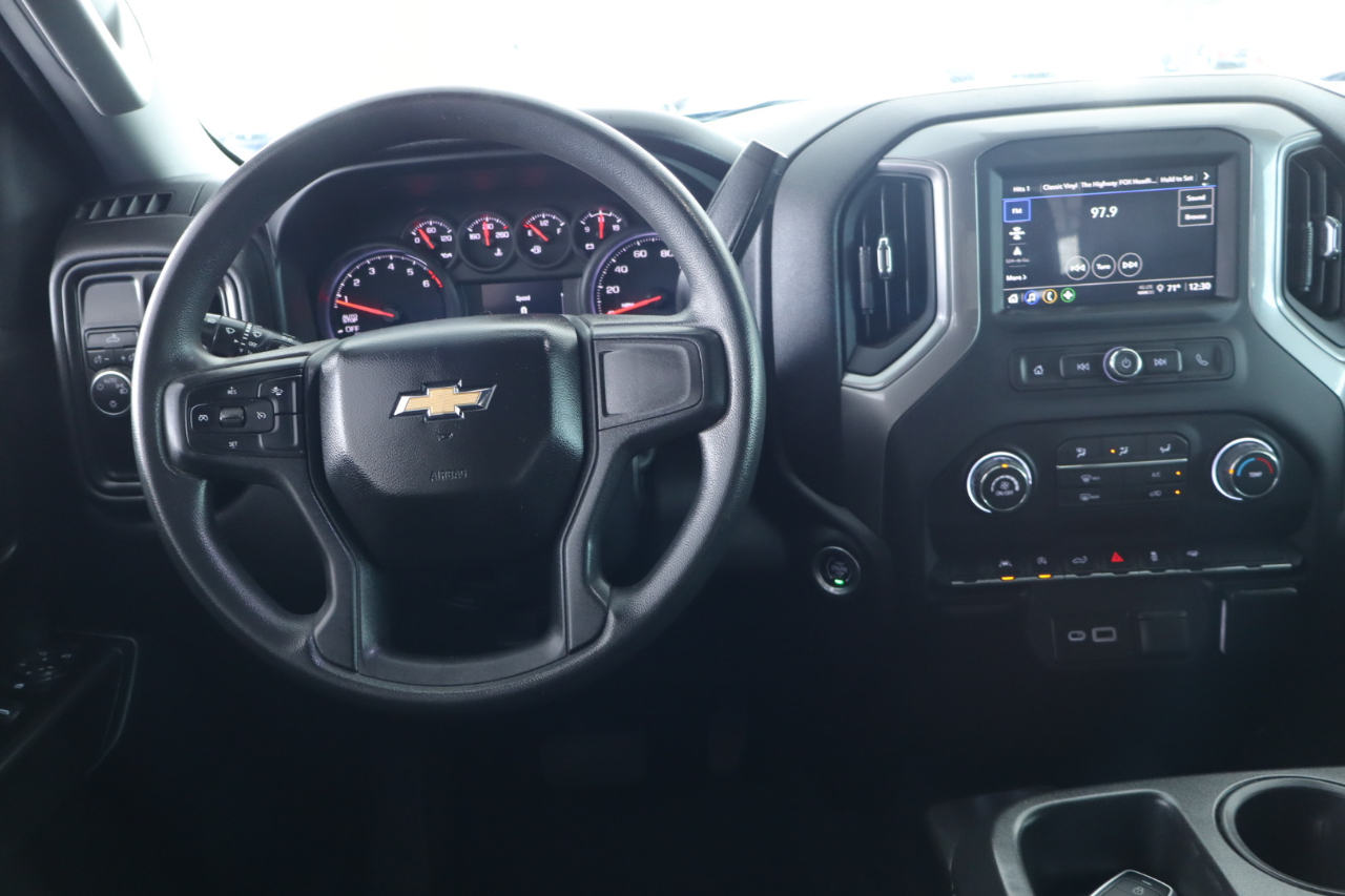 Chevrolet Silverado 1500 2WD Crew Cab 147" Custom 2022